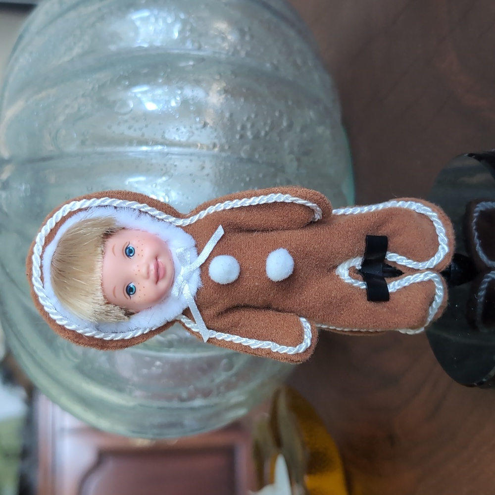 2001 Tommy  As The Gingerbread Doll